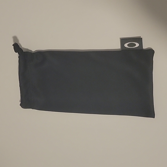 Oakley glasses/sunglasses accessories - Picture 4 of 5